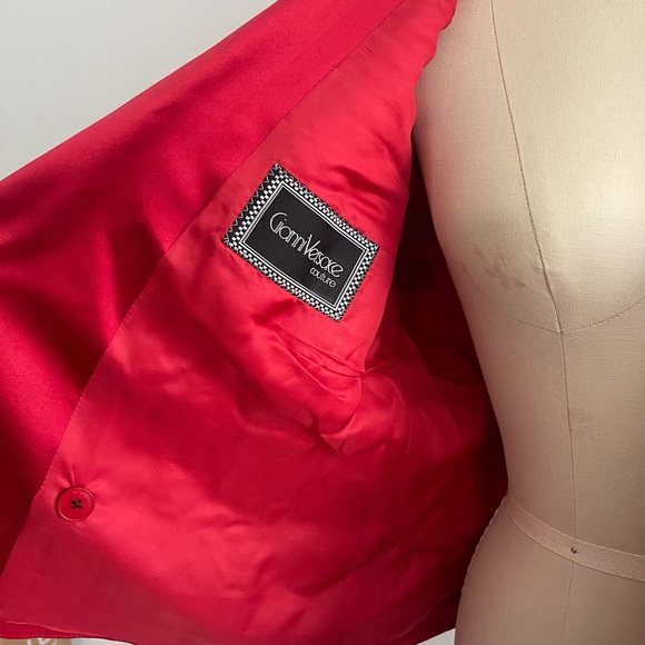 GIANNI VERSACE VTG RED BLAZER - Picture 4 of 9